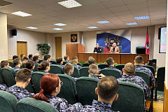 Cлушатели Центра профессиональной подготовки имени Героя Советского Союза С.Х. Зайцева Главного управления Росгвардии по городу Москве встретились с полковником Службы внешней разведки в отставке Еленой Вавиловой
