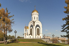 Священник храма Георгия Победоносца на Поклонной горе Дионисий Лукин провел беседу со школьниками