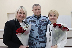 В преддверии 8 Марта сотрудники столичного главка Росгвардии провели встречи с вдовами и матерями погибших боевых товарищей